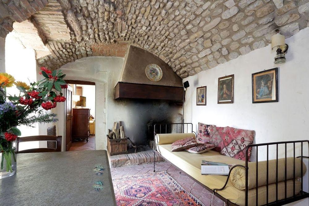Вилла Castello Di Bibbione Сан-Кашиано-ин-Валь-ди-Пеза Экстерьер фото